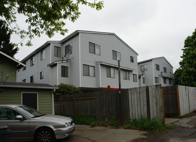 10540-10544 Whitman Ave in Seattle, WA - Building Photo - Building Photo