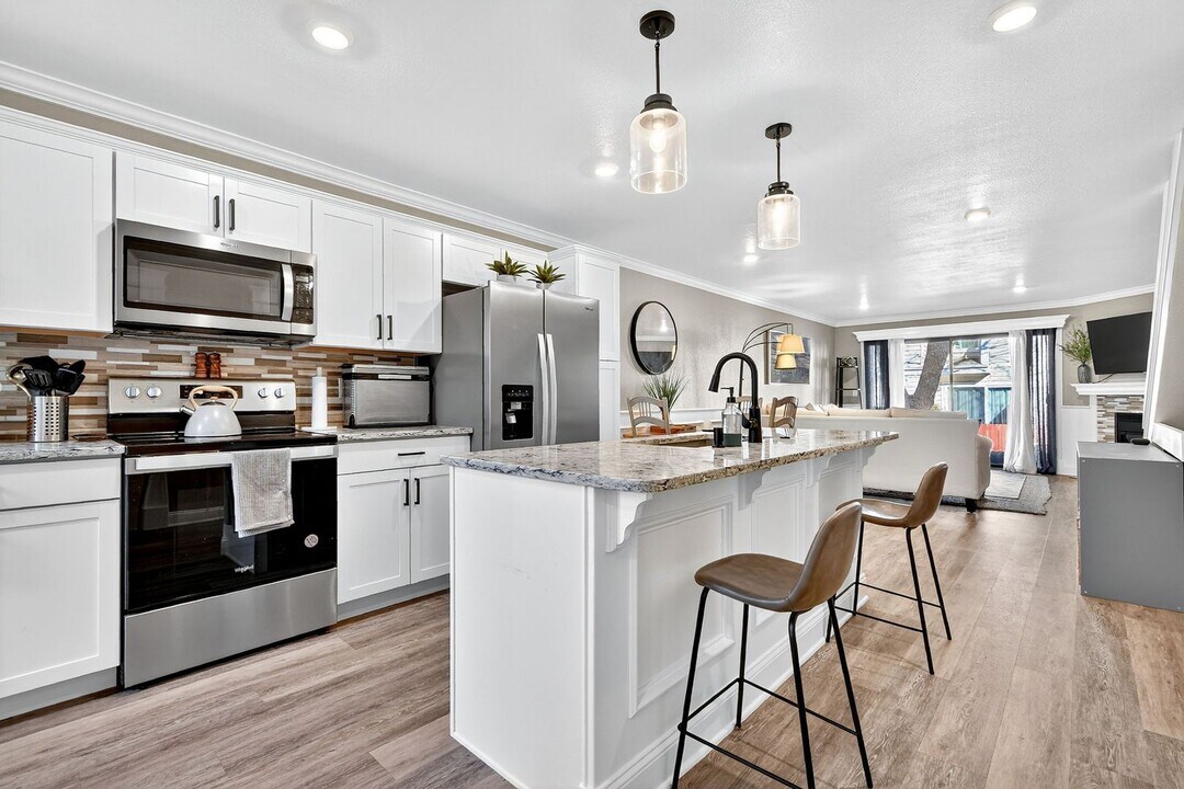 7474 E Arkansas Ave in Denver, CO - Building Photo