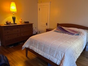 224 Albion St, Unit 1 in Wakefield, MA - Foto de edificio - Building Photo