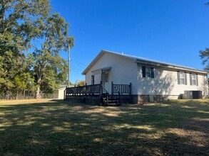 1426 Edgeworth Dr E in Northport, AL - Building Photo - Building Photo