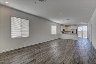 222 Palisade Fls Ave in Henderson, NV - Building Photo - Building Photo