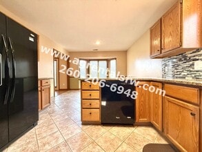 823 Woodland Springs Pl in Fort Wayne, IN - Building Photo - Building Photo