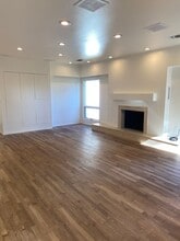 9234 S Alta Ave in Reedley, CA - Foto de edificio - Building Photo