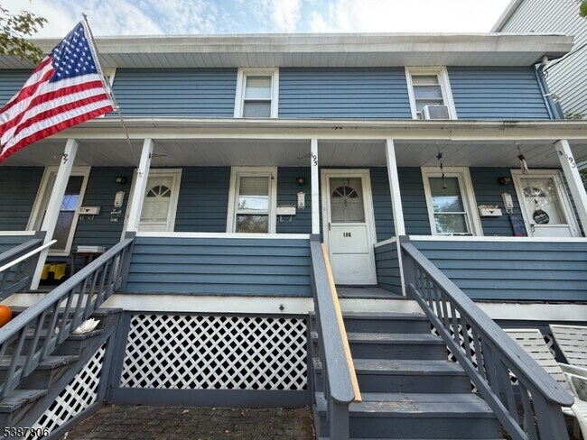 195 Forest St in Montclair, NJ - Building Photo - Building Photo