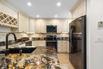 2703 Fairway Dr N in Jupiter, FL - Building Photo - Building Photo