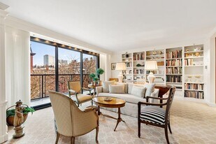 180 Beacon St in Boston, MA - Building Photo