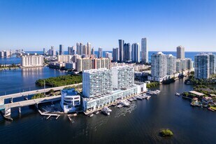 400 Sunny Isles Blvd in Sunny Isles Beach, FL - Building Photo