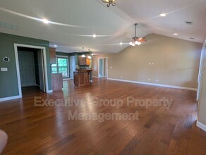 120 Victory Lake Dr in Vine Grove, KY - Building Photo - Building Photo