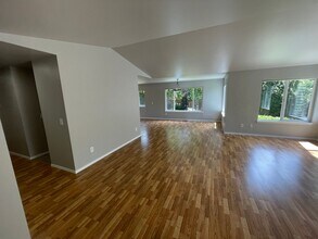 4103 Kingsway in Anacortes, WA - Building Photo - Building Photo