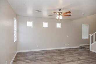 5053 SAgelyn St in Las Vegas, NV - Building Photo - Building Photo