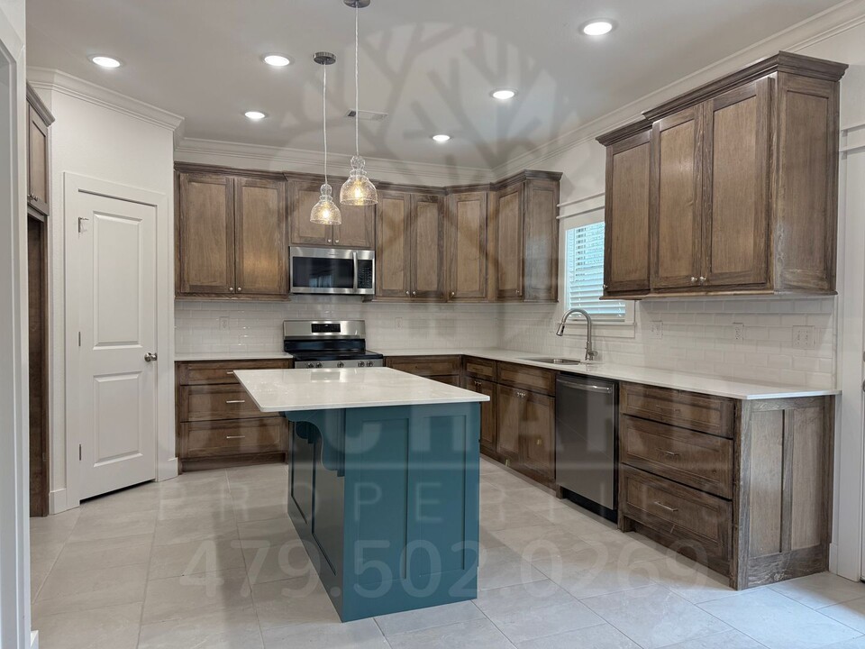 2483 Buckside St in Springdale, AR - Building Photo
