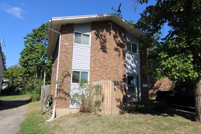 2131 Kensington Dr in Dayton, OH - Building Photo - Building Photo