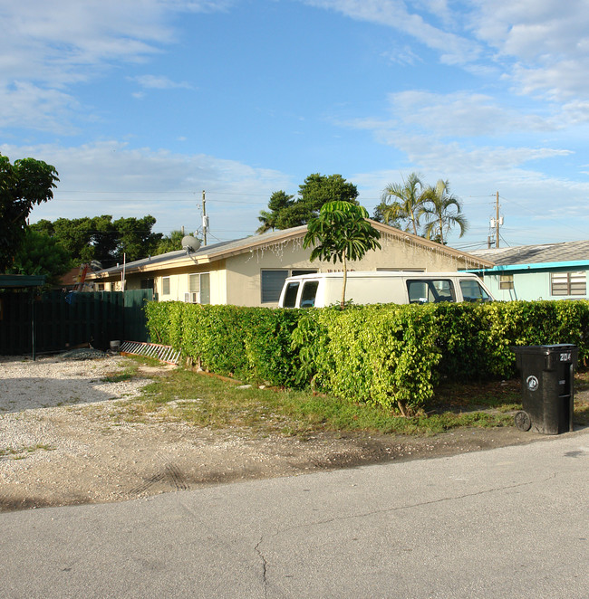 200 SE 22nd St in Fort Lauderdale, FL - Building Photo - Building Photo