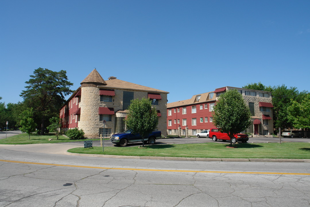 Riviera Plaza Apartments in Wichita, KS - Building Photo