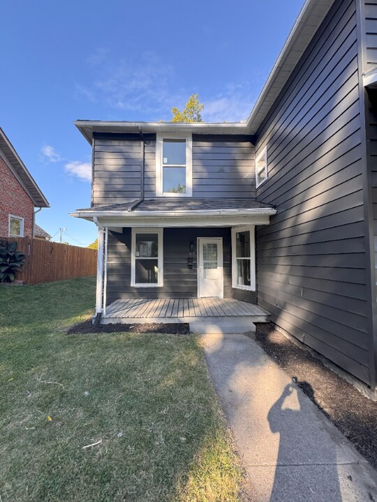 413 N Detroit St in Bellefontaine, OH - Building Photo