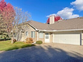 4127 Beaver Dam Rd in Eagan, MN - Building Photo