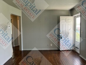 305 E Douglas Dr in Midwest City, OK - Building Photo - Building Photo