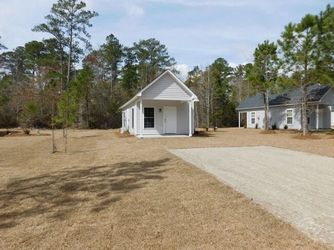 240 Alexander Wy S in Grantsboro, NC - Building Photo - Building Photo