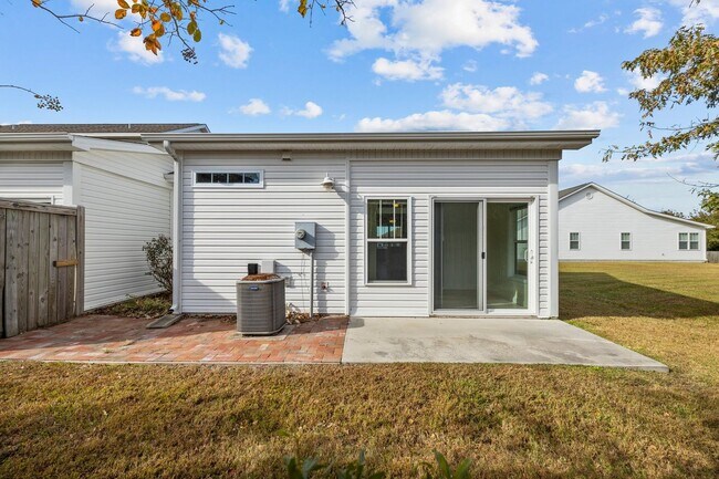 401 Pirates Landing Dr in Beaufort, NC - Building Photo - Building Photo