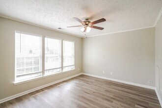 2618 River Meade Way, Unit 1609 in Nashville, TN - Foto de edificio - Building Photo