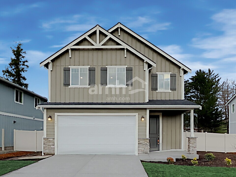 1778 Watson St N in Enumclaw, WA - Building Photo