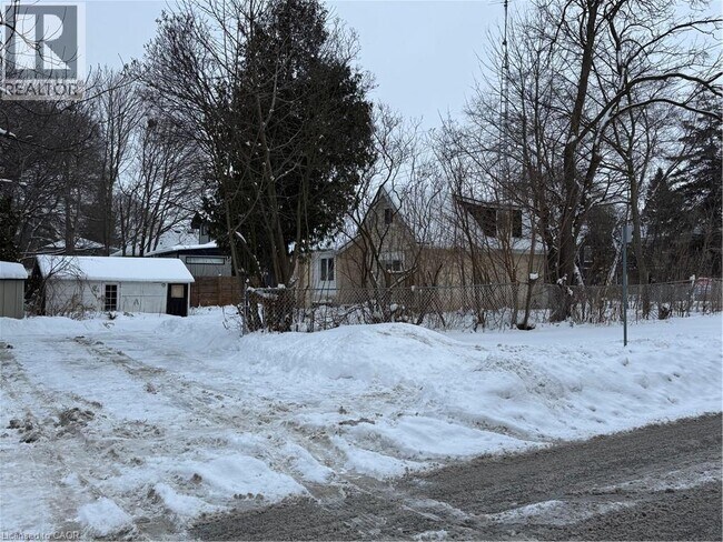 272 Main St in Cambridge, ON - Building Photo - Building Photo