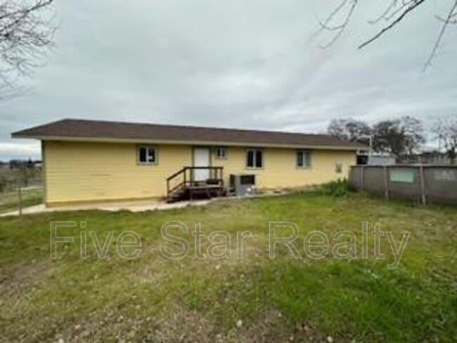 4279 Fruitland Rd in Marysville, CA - Building Photo - Building Photo