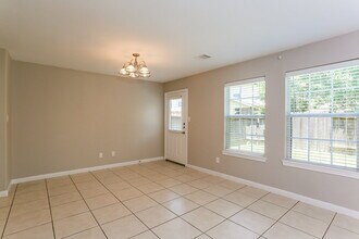 4946 S Cancun in Houston, TX - Foto de edificio - Building Photo