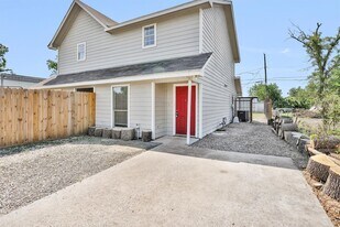 2156 Hopper Rd, Unit A in Houston, TX - Building Photo