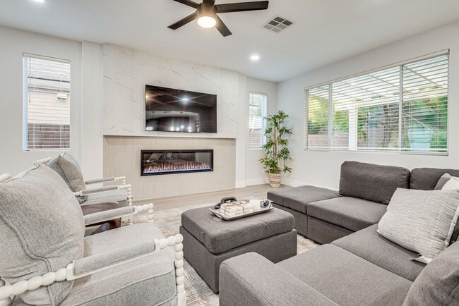 property at 11086 Evvie Ln