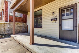 1622 Westmont Ave in Pittsburgh, PA - Foto de edificio - Building Photo