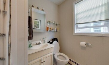 24 Speridakis Ter, Unit 1 in Cambridge, MA - Foto de edificio - Building Photo