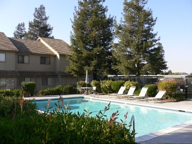 Riverstone Apartments in Antioch, CA - Foto de edificio - Building Photo