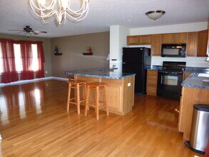 14760 Justice Xing in Broadway, VA - Foto de edificio - Building Photo