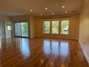 200 Harbour Close in New Haven, CT - Building Photo - Building Photo