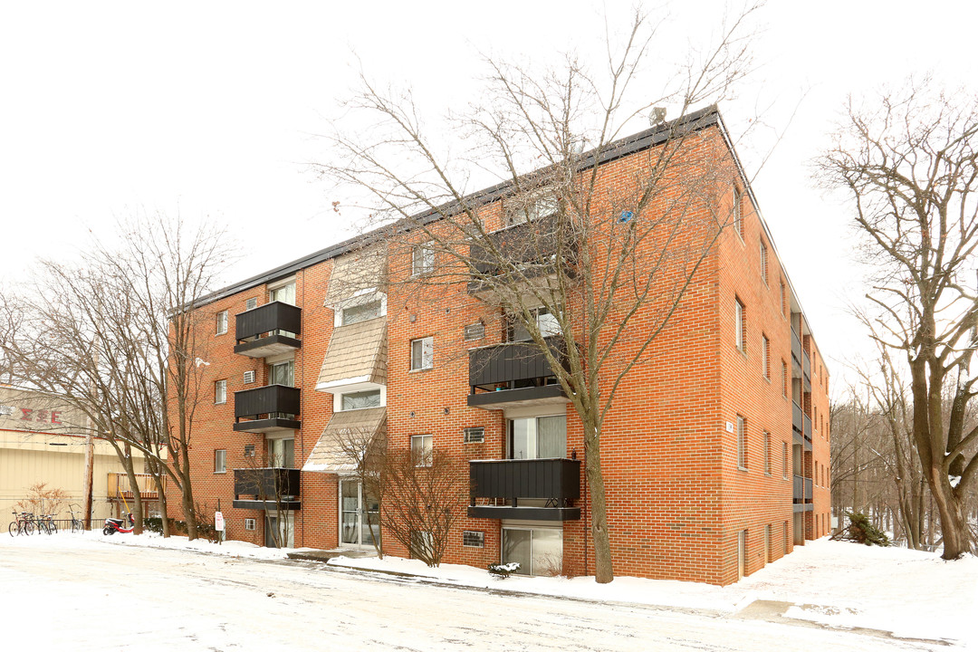 Woodmere Apartments in East Lansing, MI - Building Photo