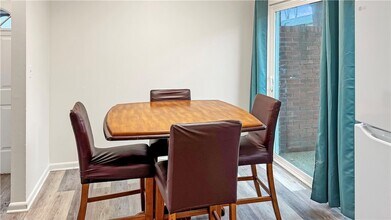 314 College Park Dr in Coraopolis, PA - Building Photo - Building Photo