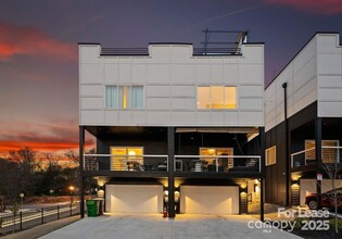 902 Van Every St in Charlotte, NC - Building Photo - Building Photo