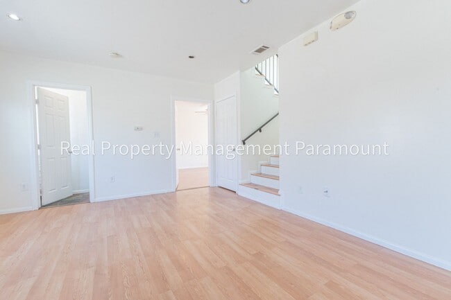 3248 W 111th St in Inglewood, CA - Foto de edificio - Building Photo