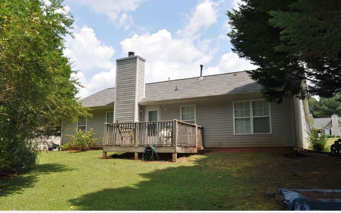 55 Canterbury Dr in Grantville, GA - Building Photo