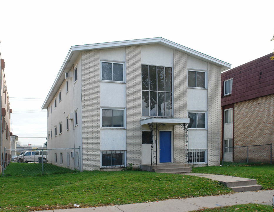 Allan Estate in Minneapolis, MN - Building Photo