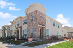 The Residences at Rayzor Ranch in Denton, TX - Building Photo