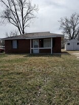 203 SW Heights Rd in Topeka, KS - Building Photo