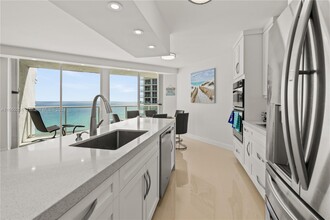 16485 Collins Ave, Unit 1432 in Sunny Isles Beach, FL - Building Photo - Building Photo