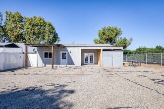 12712 E McKinley Ave in Sanger, CA - Building Photo - Building Photo