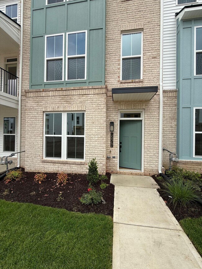 15342 Oasis Sun Aly in Midlothian, VA - Building Photo - Building Photo