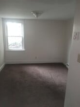 491 West St, Unit 491 West st in Bristol, CT - Foto de edificio - Building Photo