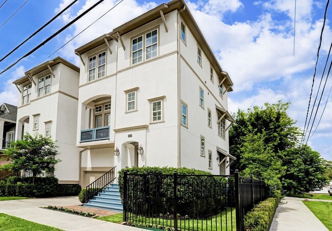 1539 Beall St in Houston, TX - Building Photo - Building Photo