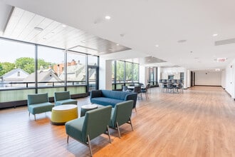 Sheffield of Lincoln Park in Chicago, IL - Building Photo - Interior Photo