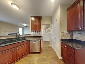 1744 Main Divide Dr in Wake Forest, NC - Foto de edificio - Building Photo